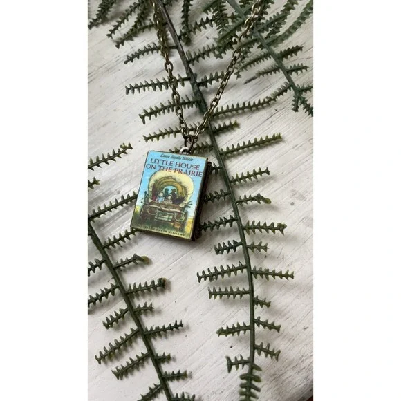 Little House on the Prairie Tv Show Book Laura Ingalls Wilder Necklace locket - Picture 7 of 8